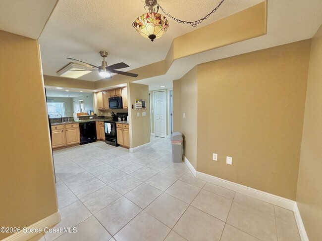 Building Photo - 551 Casa Bella Dr