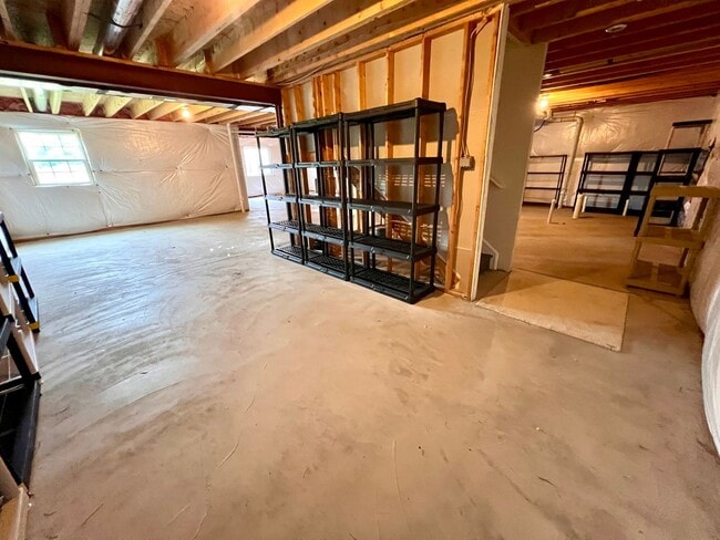 Building Photo - 3006 Farm View Dr