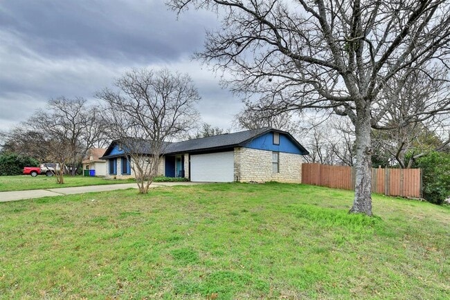 Building Photo - 506 S Mt Rushmore Dr