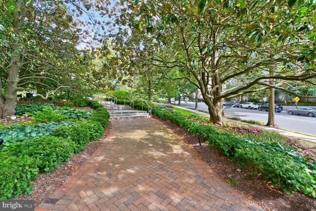 Building Photo - 5500 Friendship Blvd
