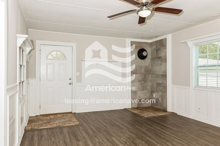 Building Photo - 216 McFayden Dr