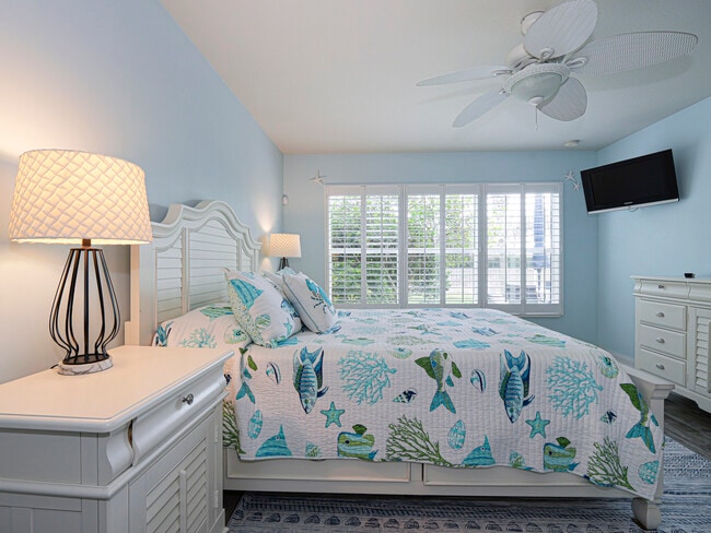 Building Photo - 5395 Dominica St