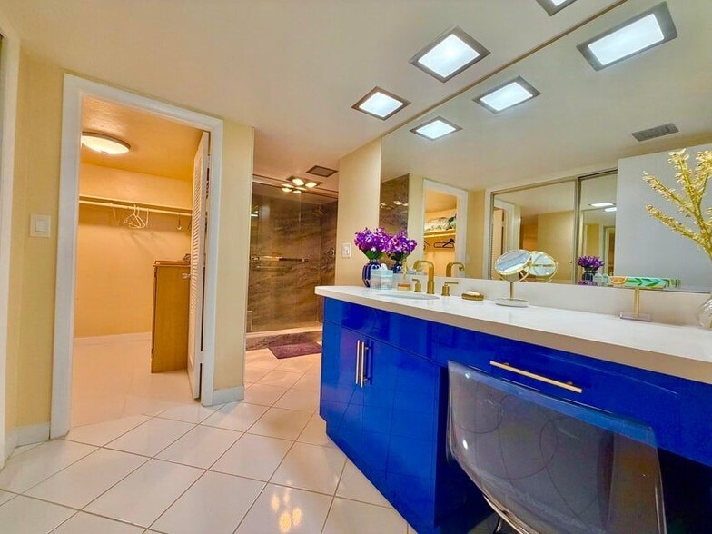 Building Photo - 3850 Galt Ocean Dr