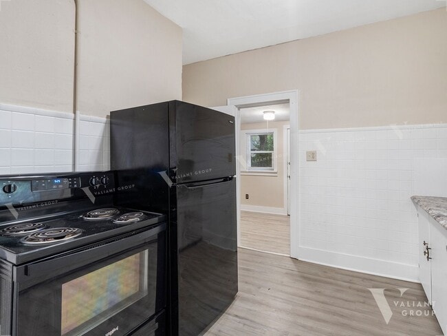 Building Photo - Cozy Bungalow-Style, Two-bedroom, One-Bath...