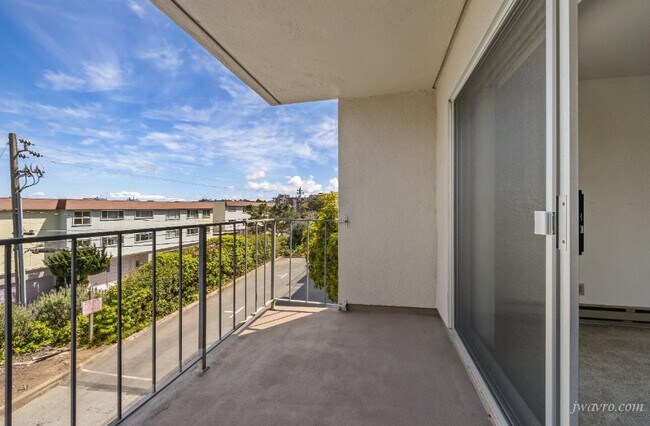 Building Photo - 160 Gardenside Dr