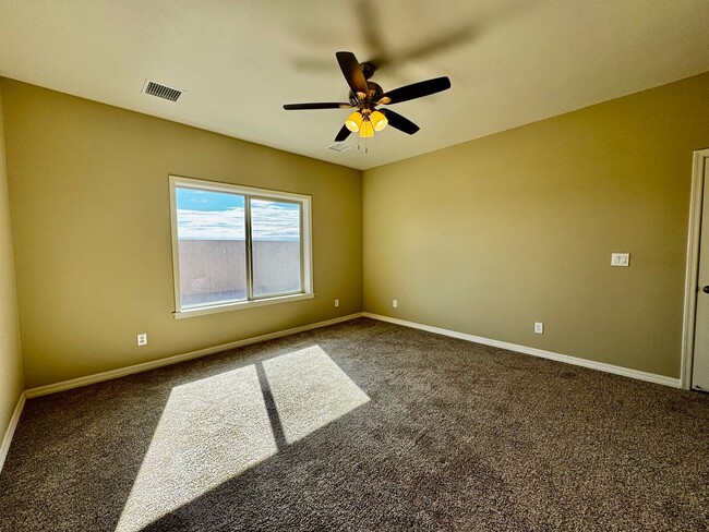 Building Photo - Very Clean Newer Mohave Valley Home