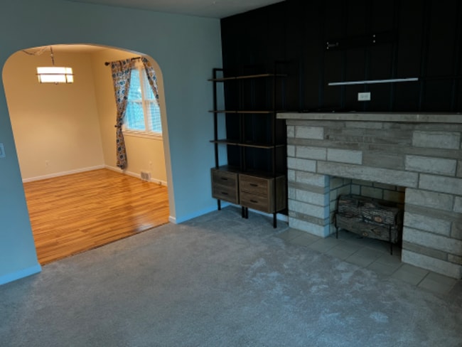 Building Photo - 207 Sunnyhill Dr