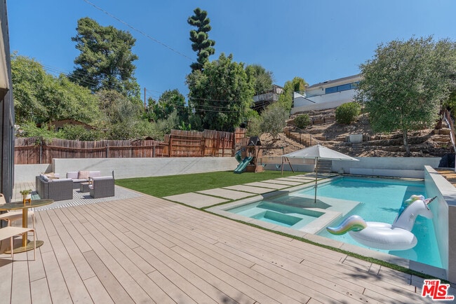 Building Photo - 5265 Dahlia Dr