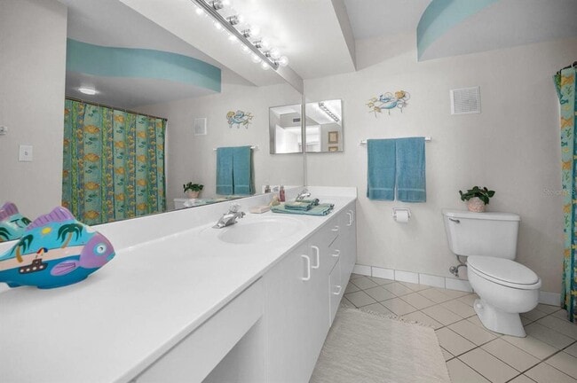 Building Photo - 6085 Bahia Del Mar Cir N