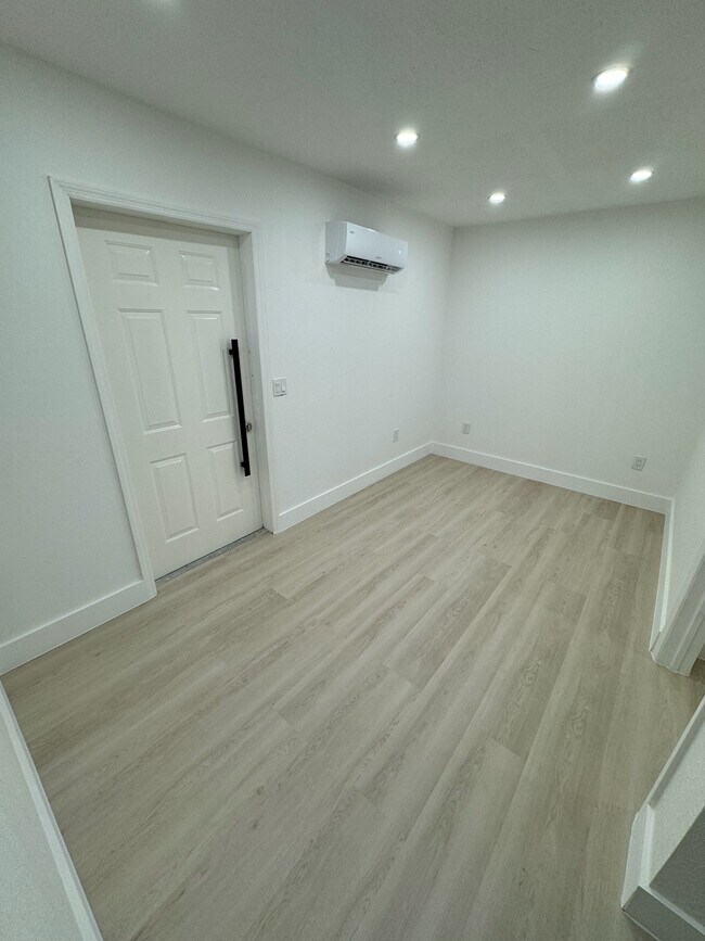 Building Photo - 40 SW 147th Ave