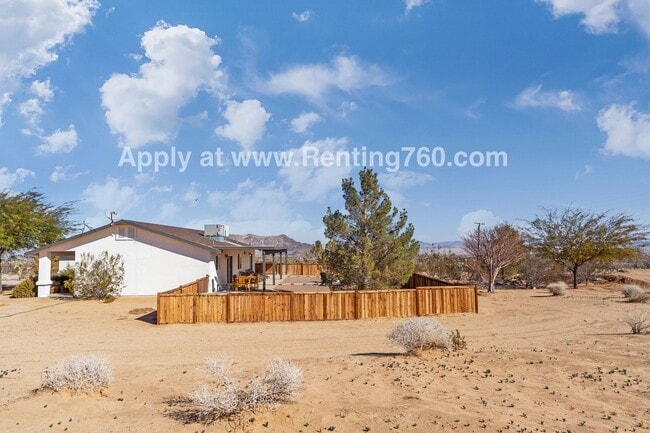Building Photo - 321 Bonita Ave