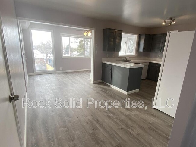 Building Photo - 4703 E 17th St