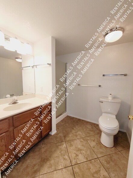 Building Photo - 13831 N Kendall Dr