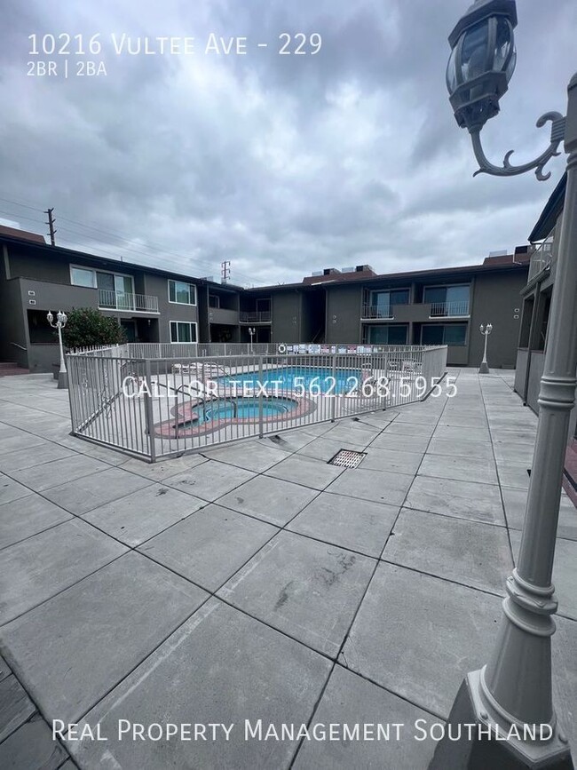 Building Photo - 2 Bedroom/ 2 Bath Spacious Apartment in Do...