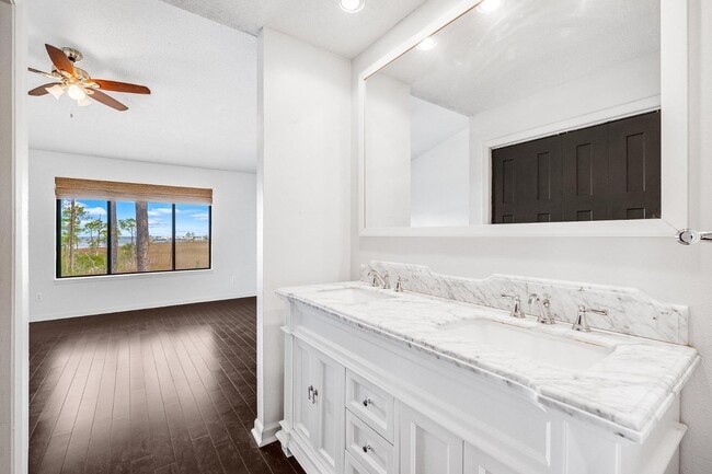 Building Photo - 8983 Heron Walk Dr