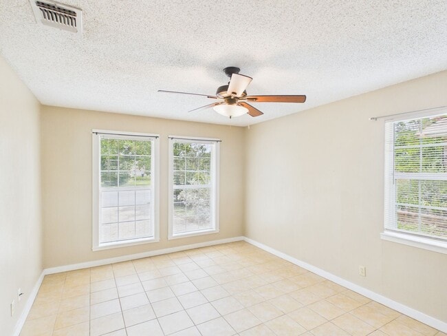 Building Photo - Room to Live, Room to Relax – Spacious 3-Bedroom Home