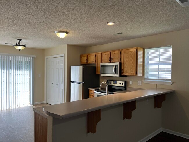 Building Photo - 302 Nikki Way