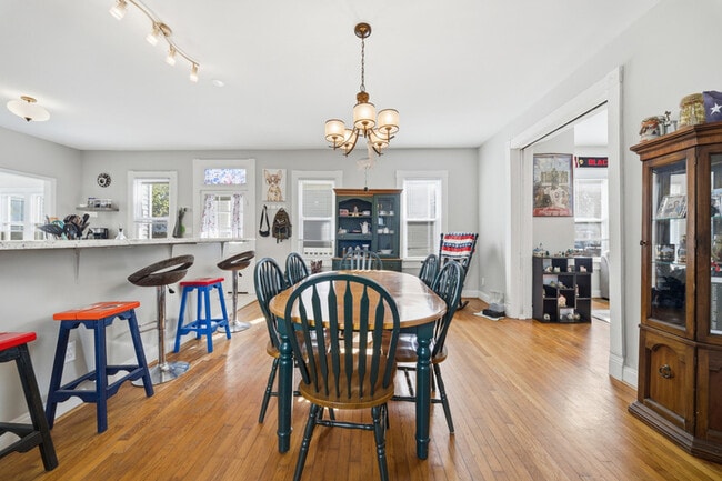 Building Photo - 146 W Seaview Ave