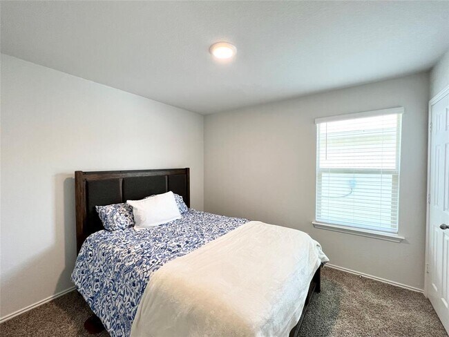 Building Photo - 544 Taggart Trail