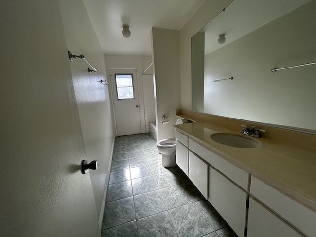 Building Photo - DON'T MISS OUT! HOME AVAILABLE BEGINNING OF MAY