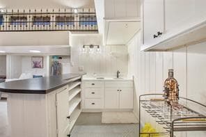 Building Photo - 5843 Vanderbilt Ave