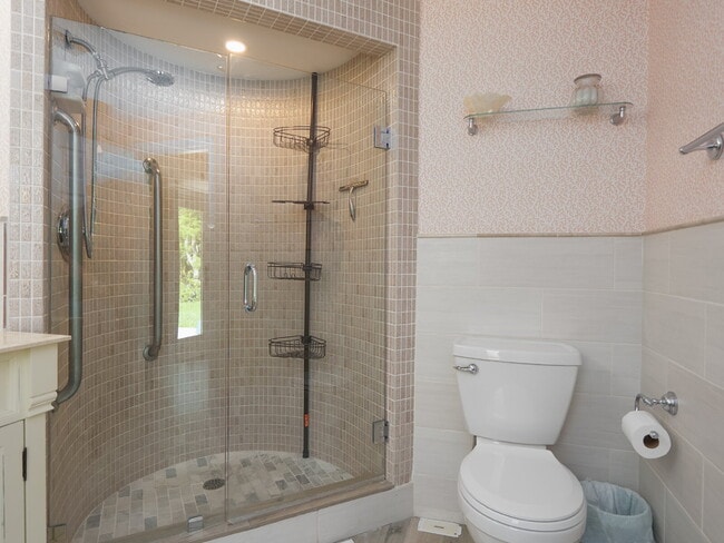 Building Photo - Living Across from Sarasota Bay 3BR/2.5BA Home Minutes to Downtown – Yardwork Included