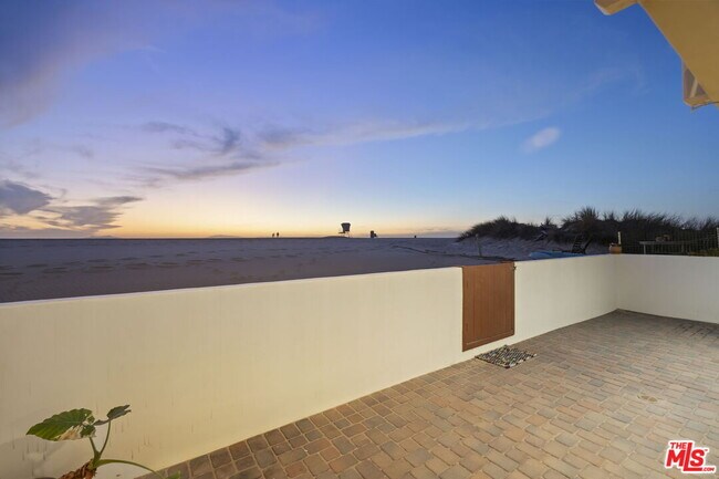 Building Photo - 1005 Ocean Dr