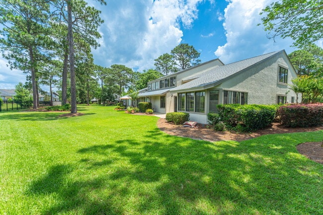 Building Photo - 1219 Oakmont Dr