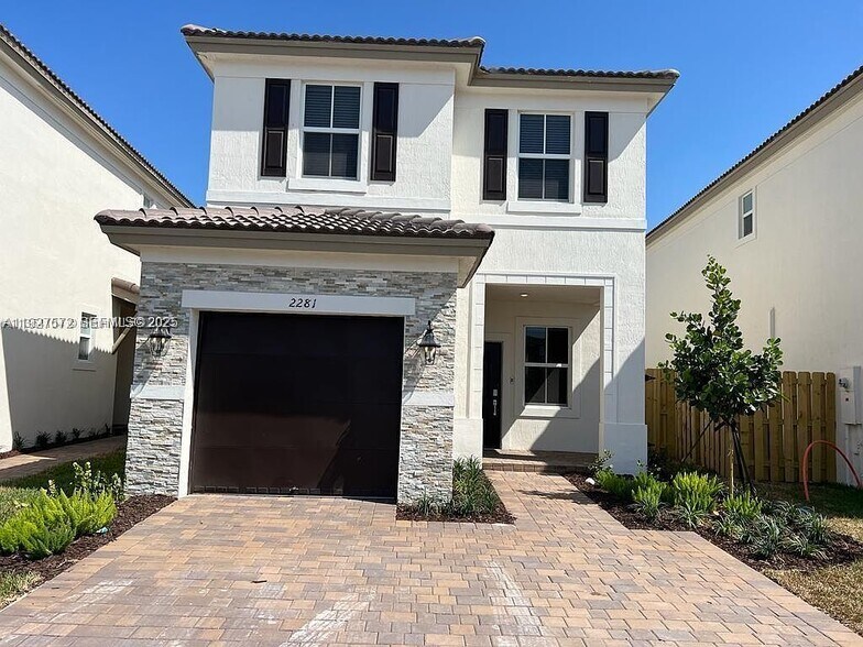 Primary Photo - 2281 NW 131st Cir