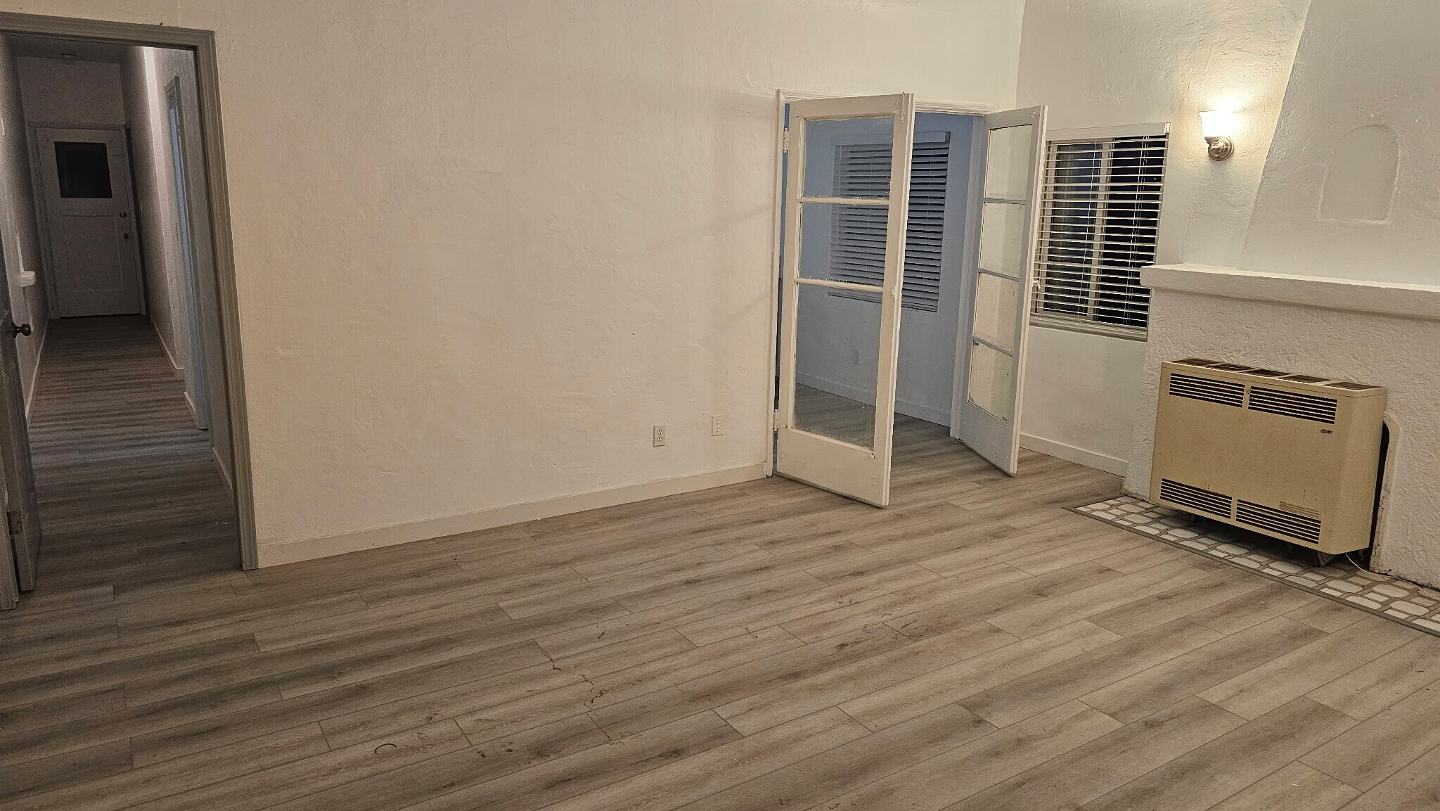 Building Photo - 1219 1/2 W 62nd St