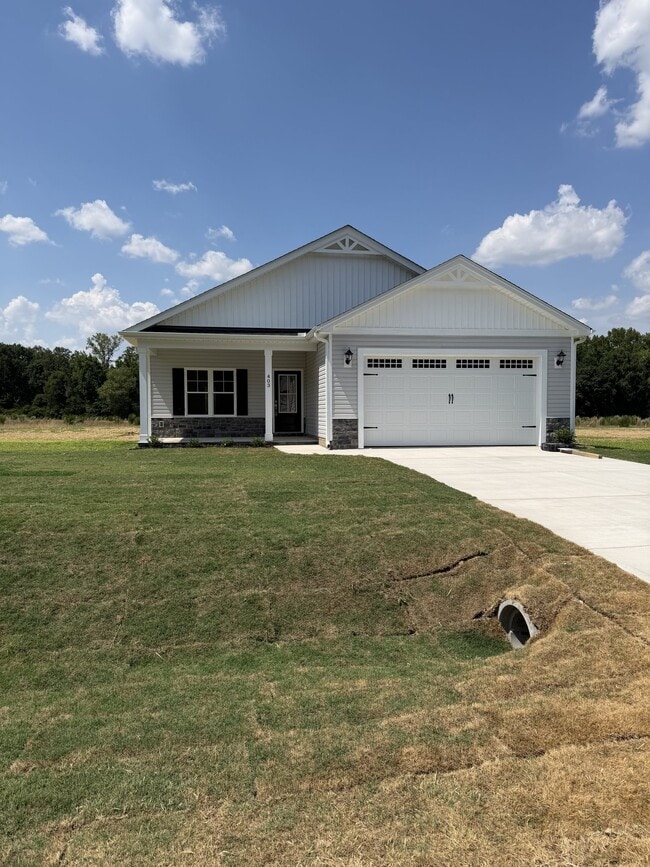 Building Photo - 403 Creeks Edge Dr