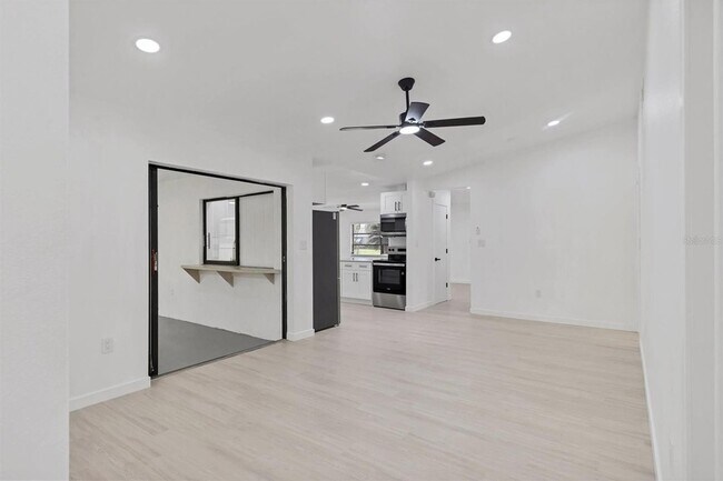 Building Photo - 948 Andrews Ave NW