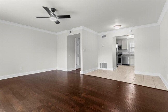 Building Photo - 5621 Kingsport Dr
