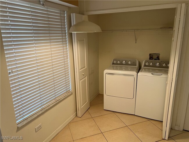 Building Photo - 9601 Rosewood Pointe Terrace