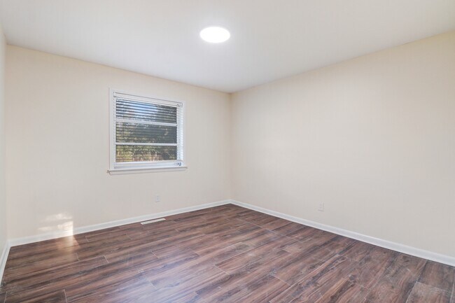 Building Photo - 2703 Langston Dr