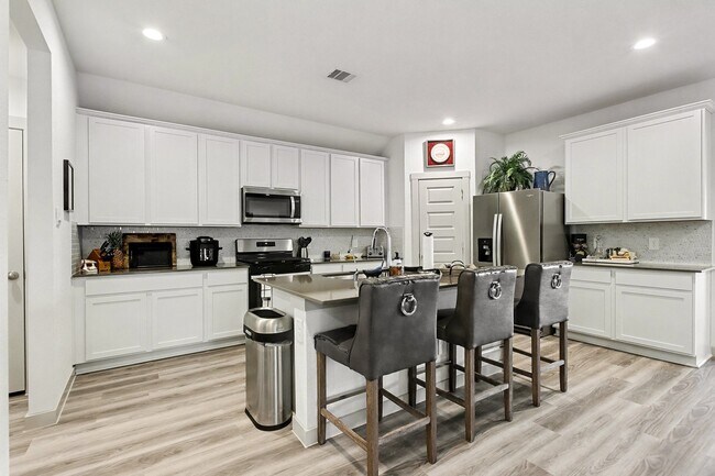 Building Photo - 3839 Hordley Ter Trl