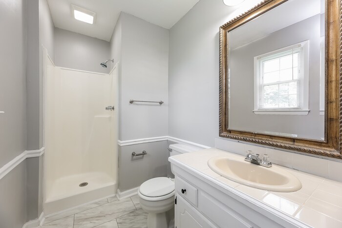 Building Photo - 111 Palamon St