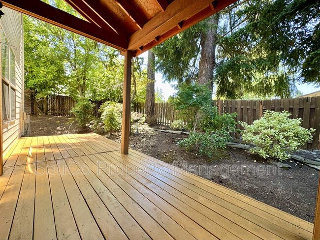 Building Photo - 7182 NE Rockridge Pl