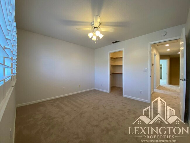 Building Photo - 6118 Cameo Dr