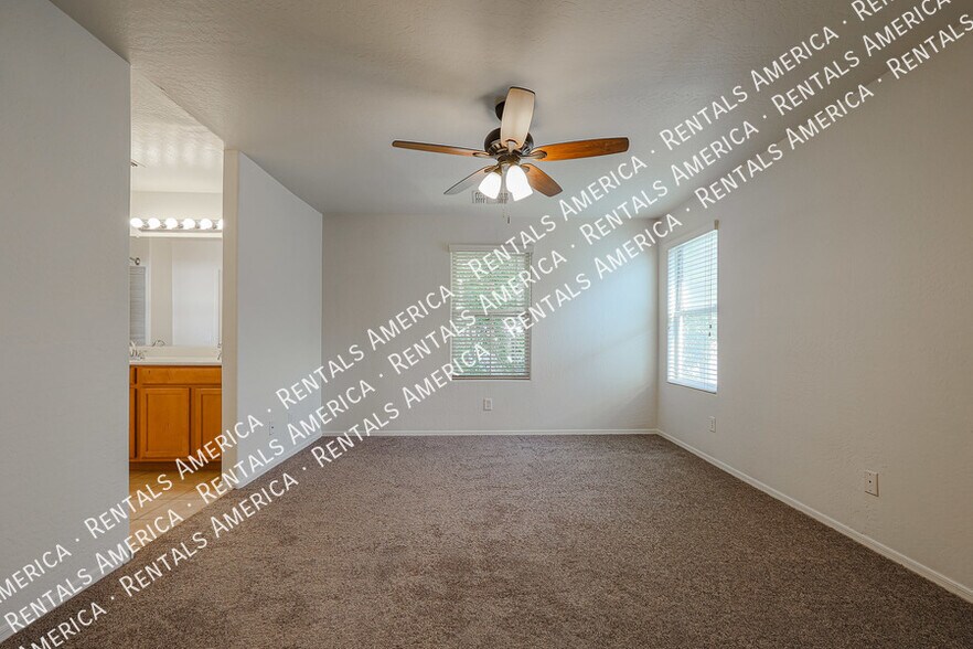 Building Photo - 10146 E Isleta Ave