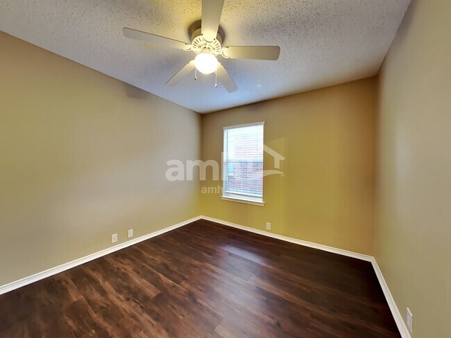 Building Photo - 1420 Mosscreek Dr