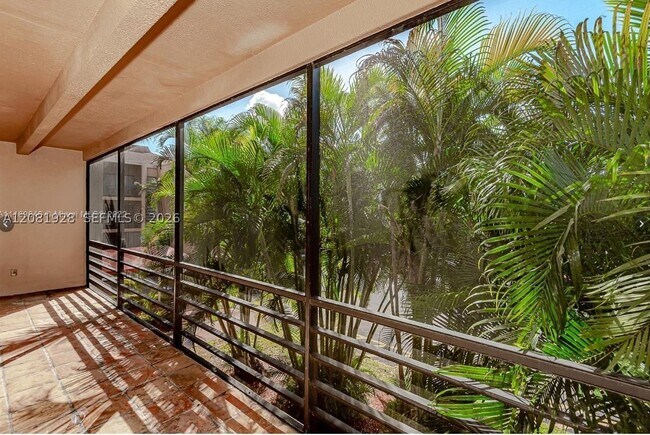 Building Photo - 4000 N Hills Dr