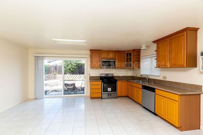 Building Photo - 8740 Flanders Dr