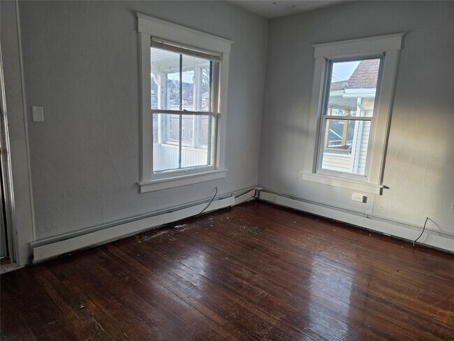 Building Photo - 320 Odell Ave