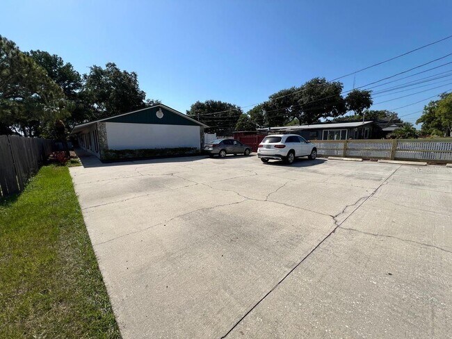 Building Photo - 2773 Cypress Dr