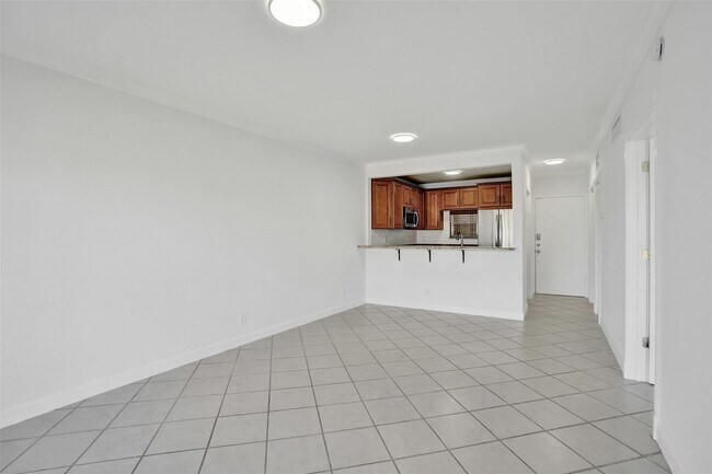 Building Photo - 2201 SE 9th St