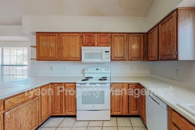 Building Photo - 5201 Tamariz Dr NW