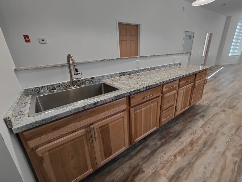 Building Photo - 1326 S Troy St