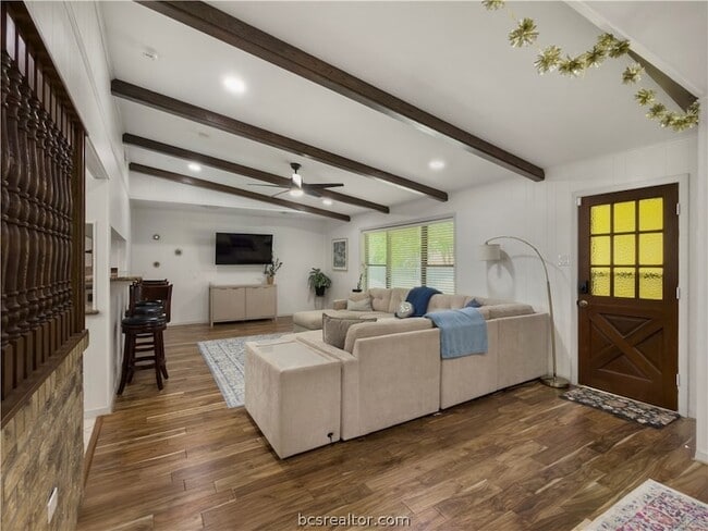 Building Photo - 2525 Willow Bend Dr