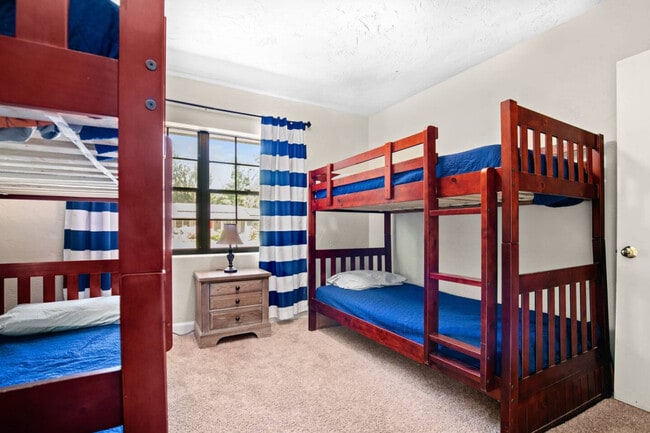 Building Photo - 1929 NW 7th Ln